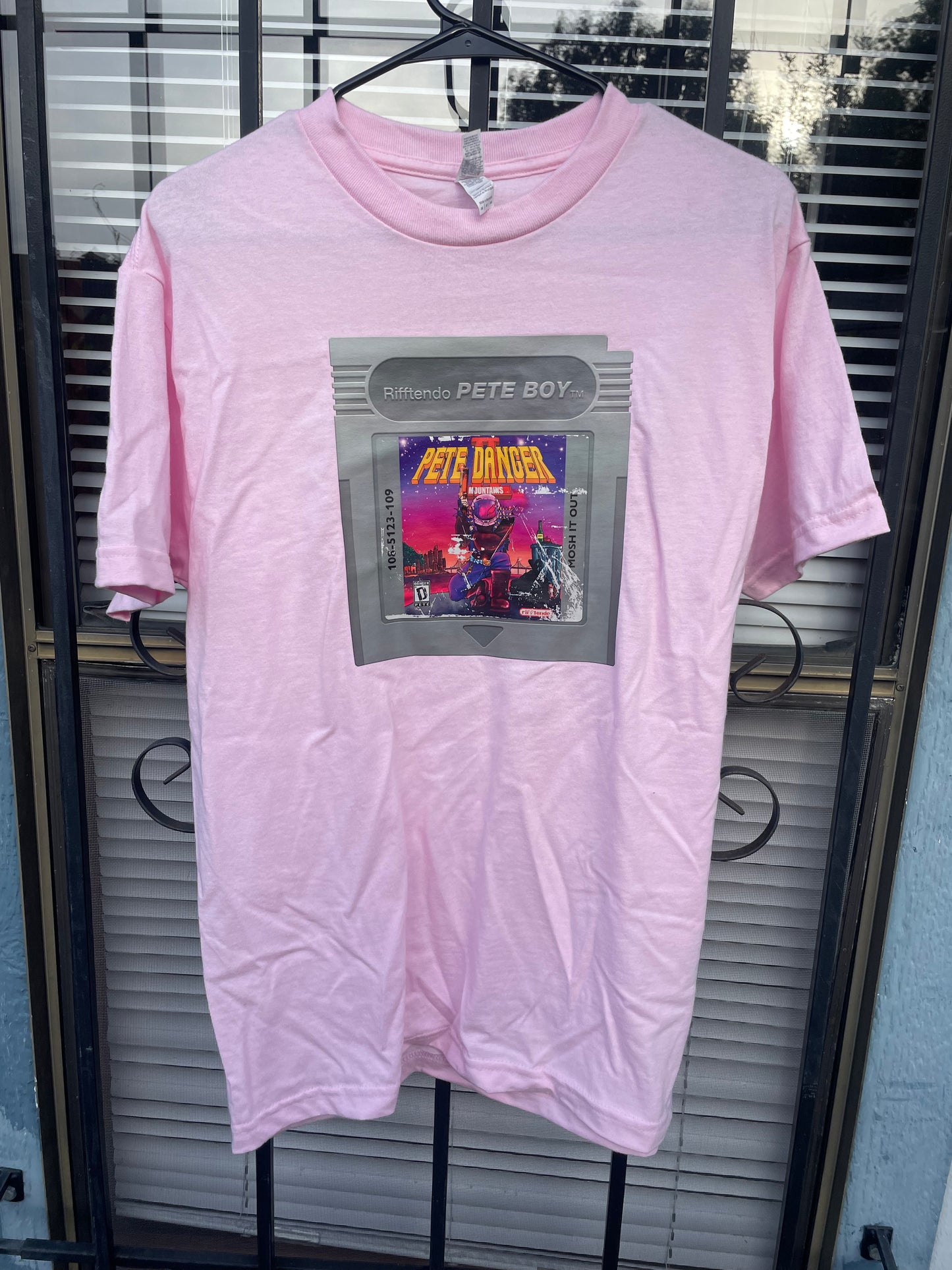 Pete Danger "Metroid" t-shirt (pink)